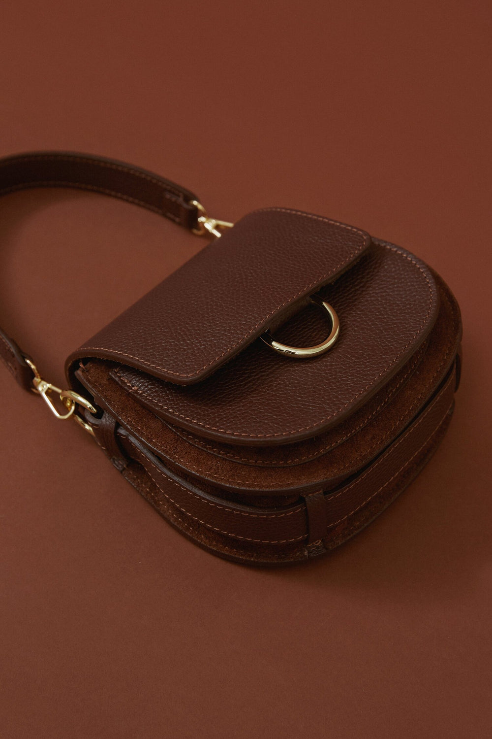 Italian Leather Small Saddle Brown Crossbody Bag Estro ER00114083
