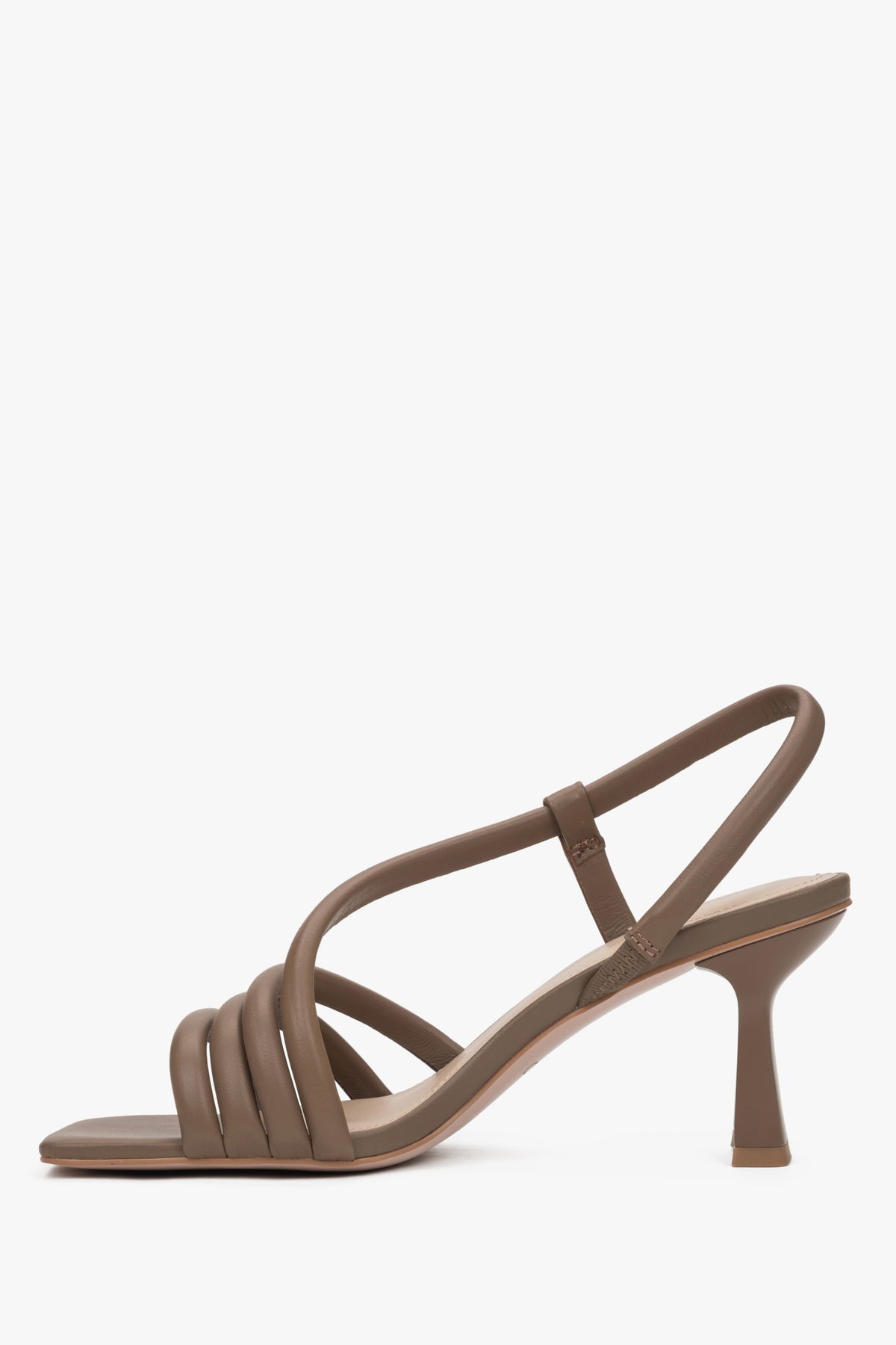 Genuine leather Estro strappy sandals in brown.