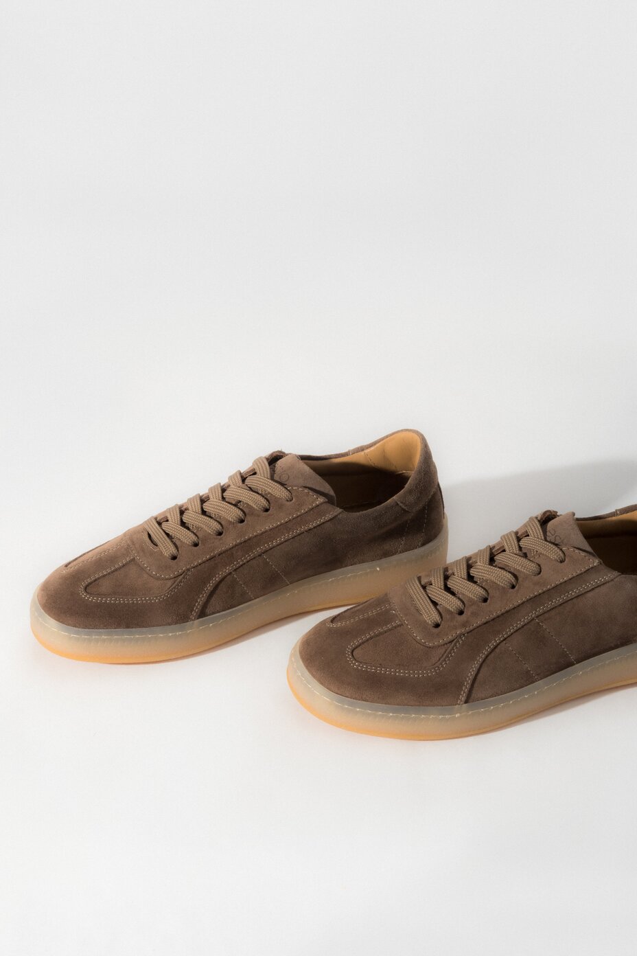 Women's Brown Low-Top Sneakers in Premium Italian Velour Estro ER00118122