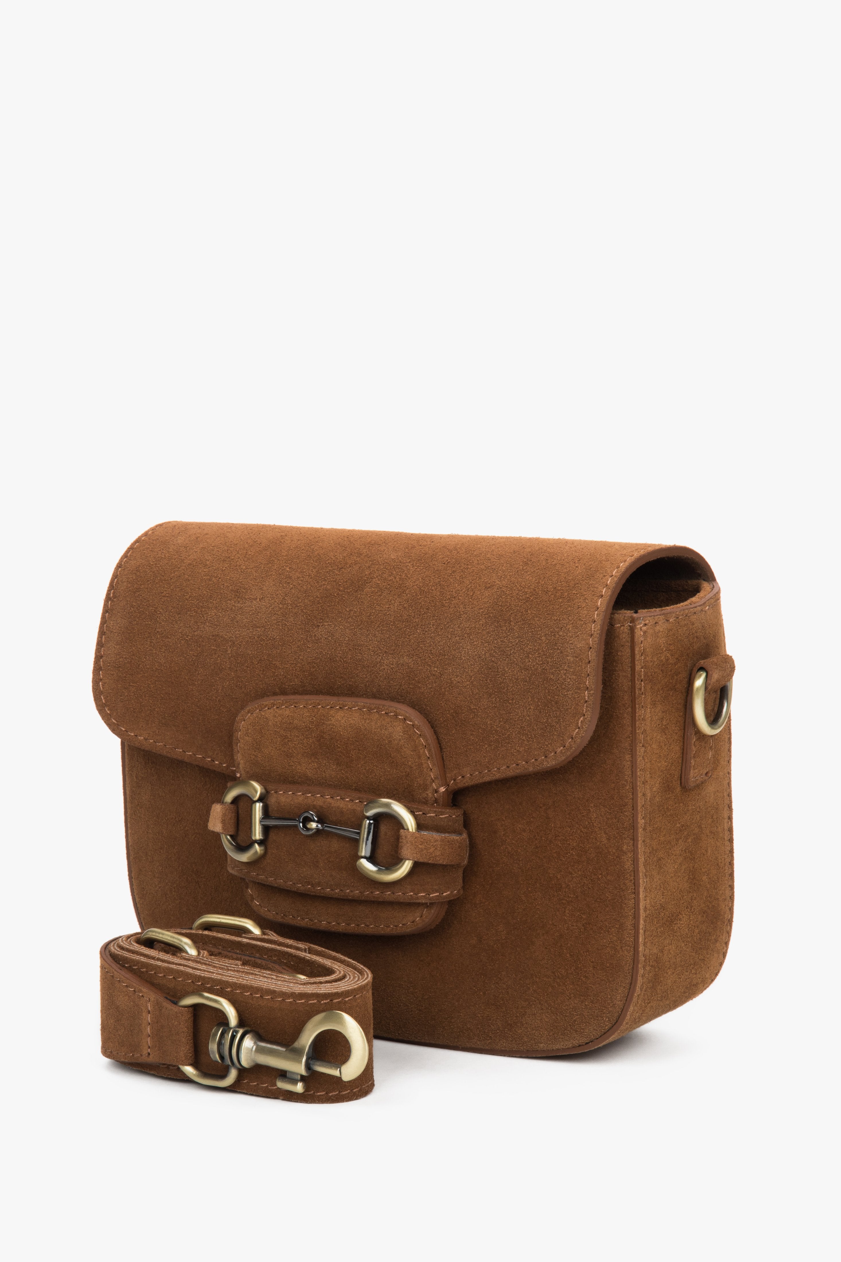 Estro women's shoulder bag in brown, featuring a premium Italian velour finish.