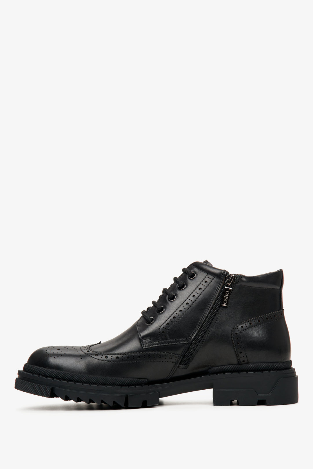 Elevated, men's black winter boots by Estro - shoe profile.