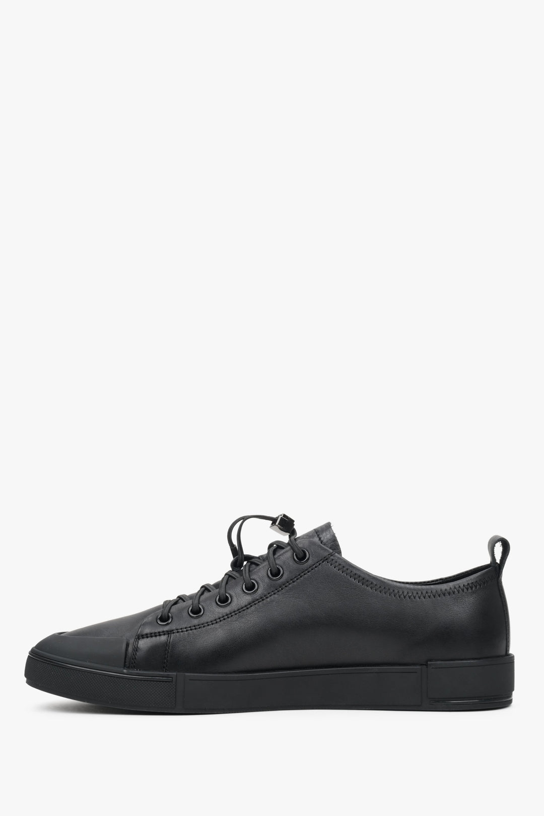 Men's black leather sneakers by Estro - shoe profile for fall.