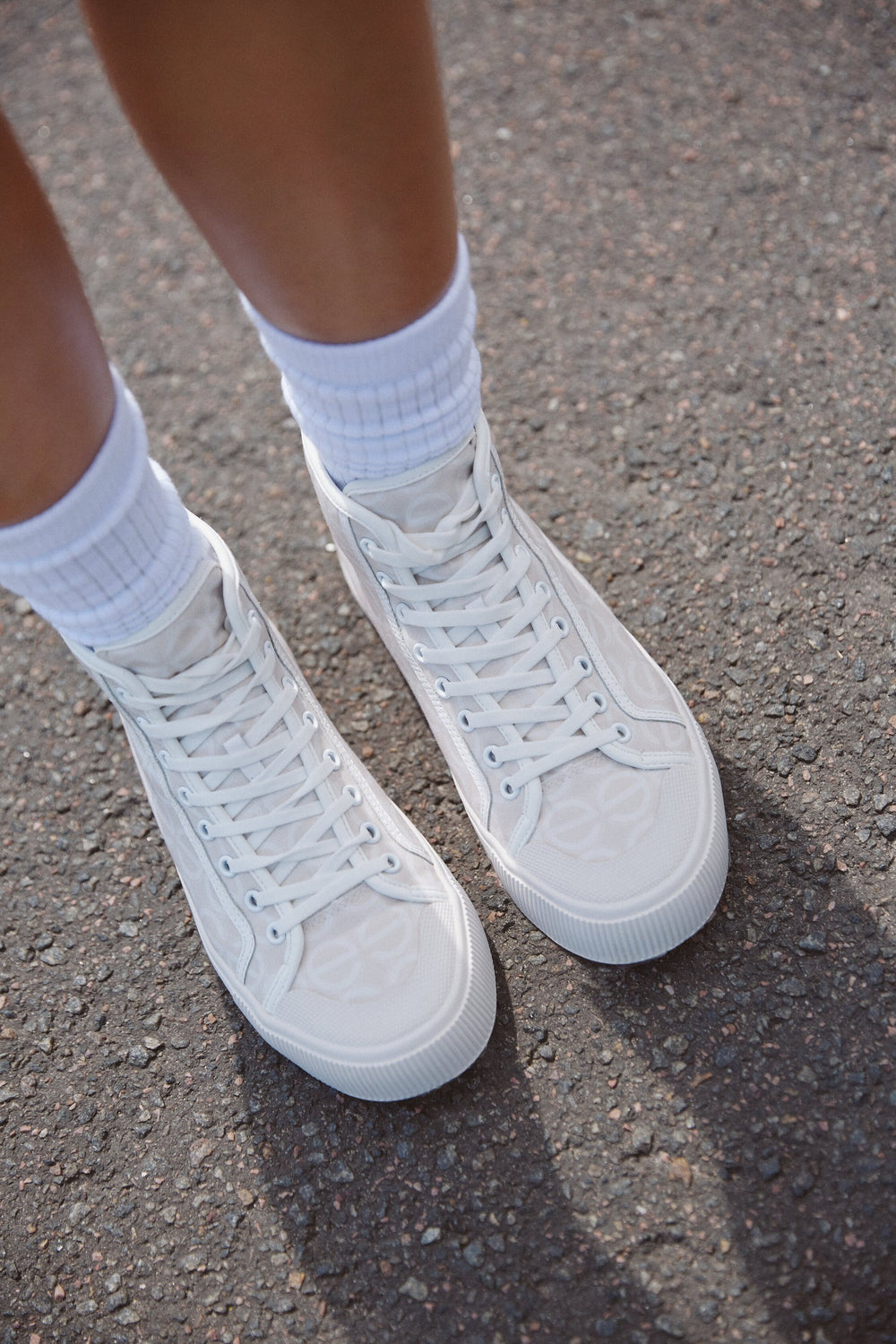 White & Beige High-Top Women's Sneakers Estro ER00113212