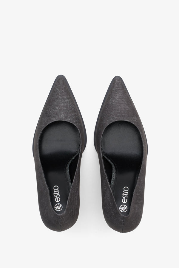 Women's dark grey pointed-toe pumps by Estro - top view presentation.