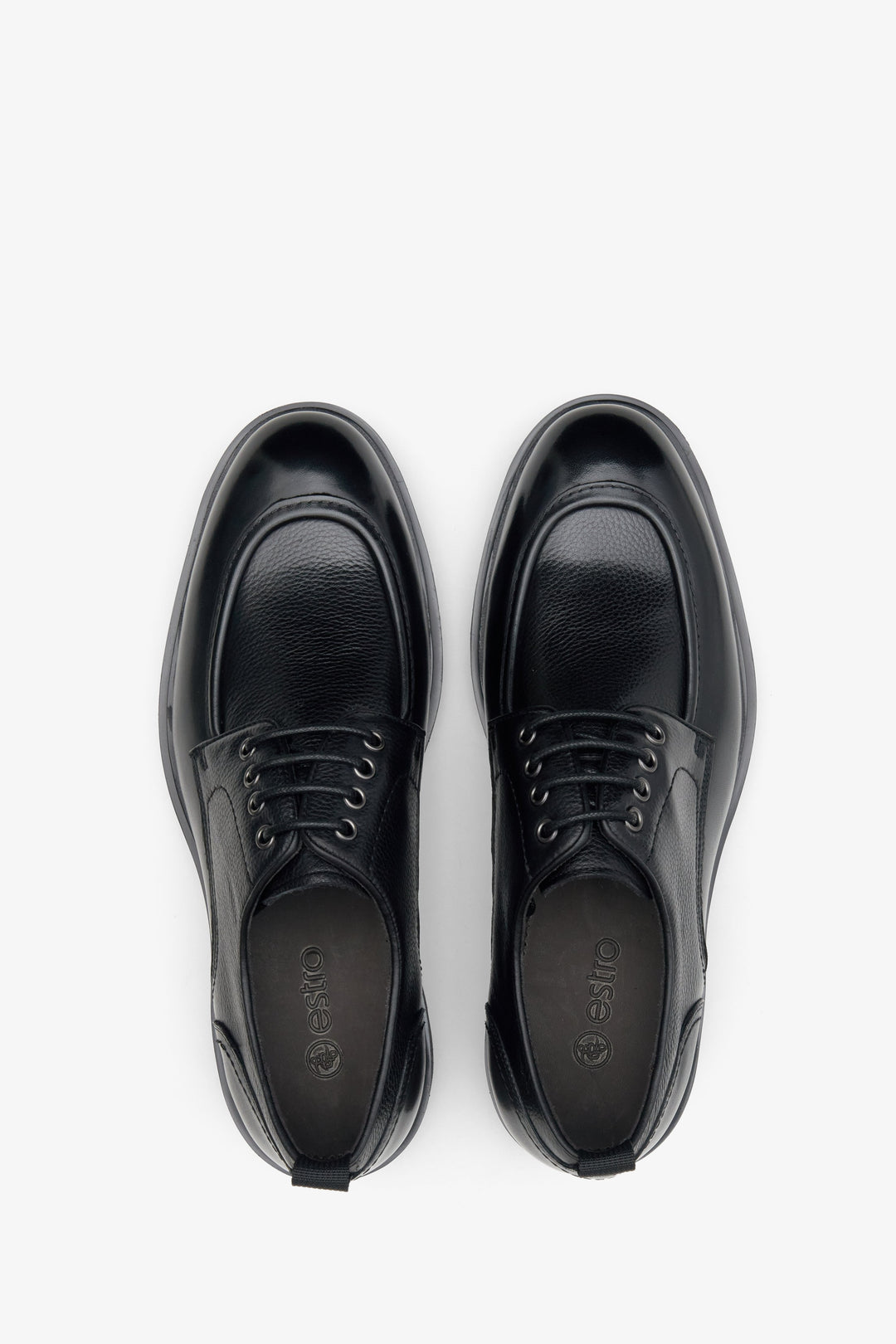Estro black men's leather brogues with a short lace-up - top view presentation of the model.