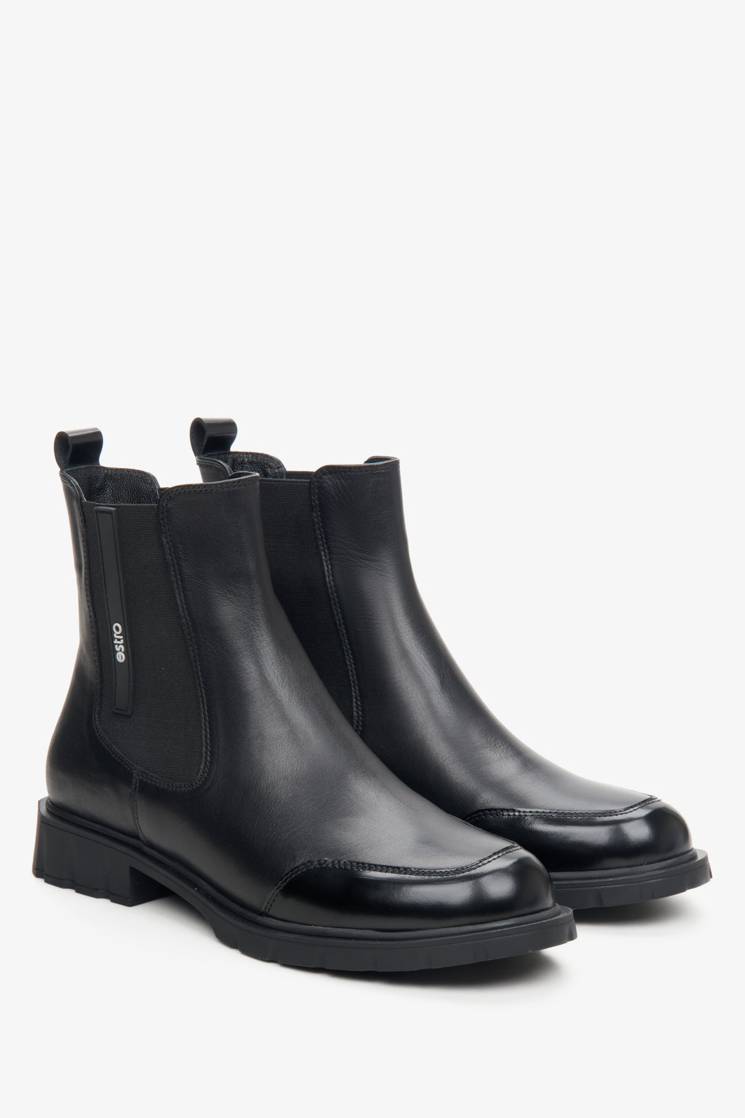 Estro women's  black leather Chelsea boots.
