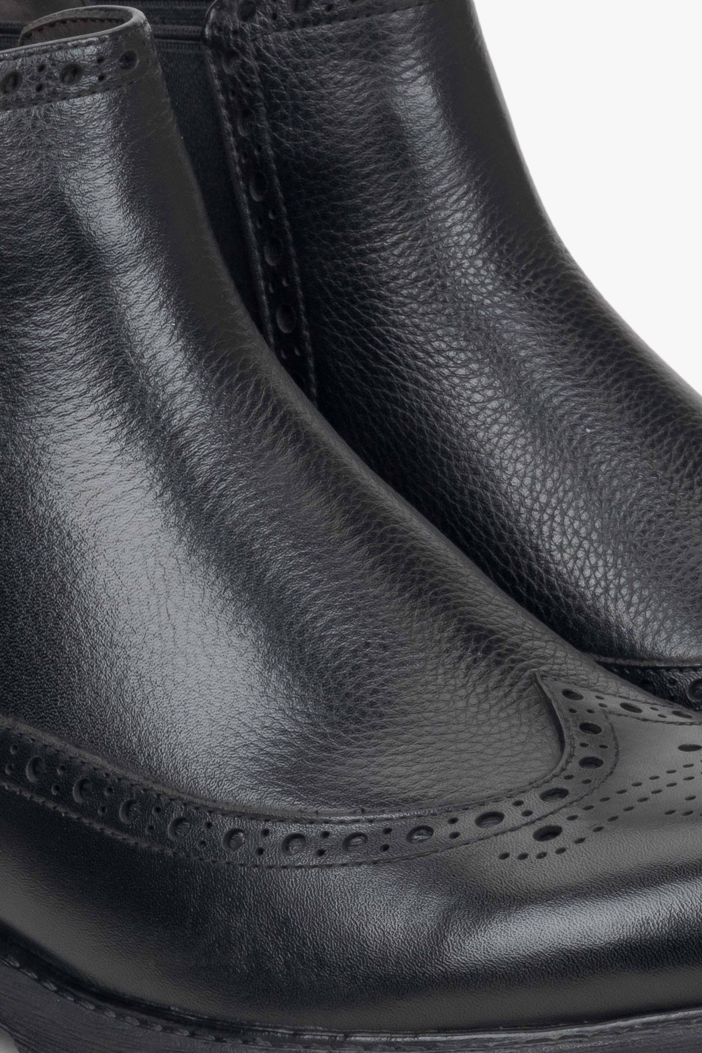 Black men's Chelsea boots Estro with perforation and leather upper - details.