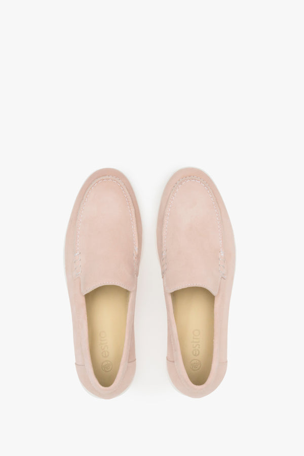 Women's suede moccasins in light pink Estro - presentation of footwear from above.