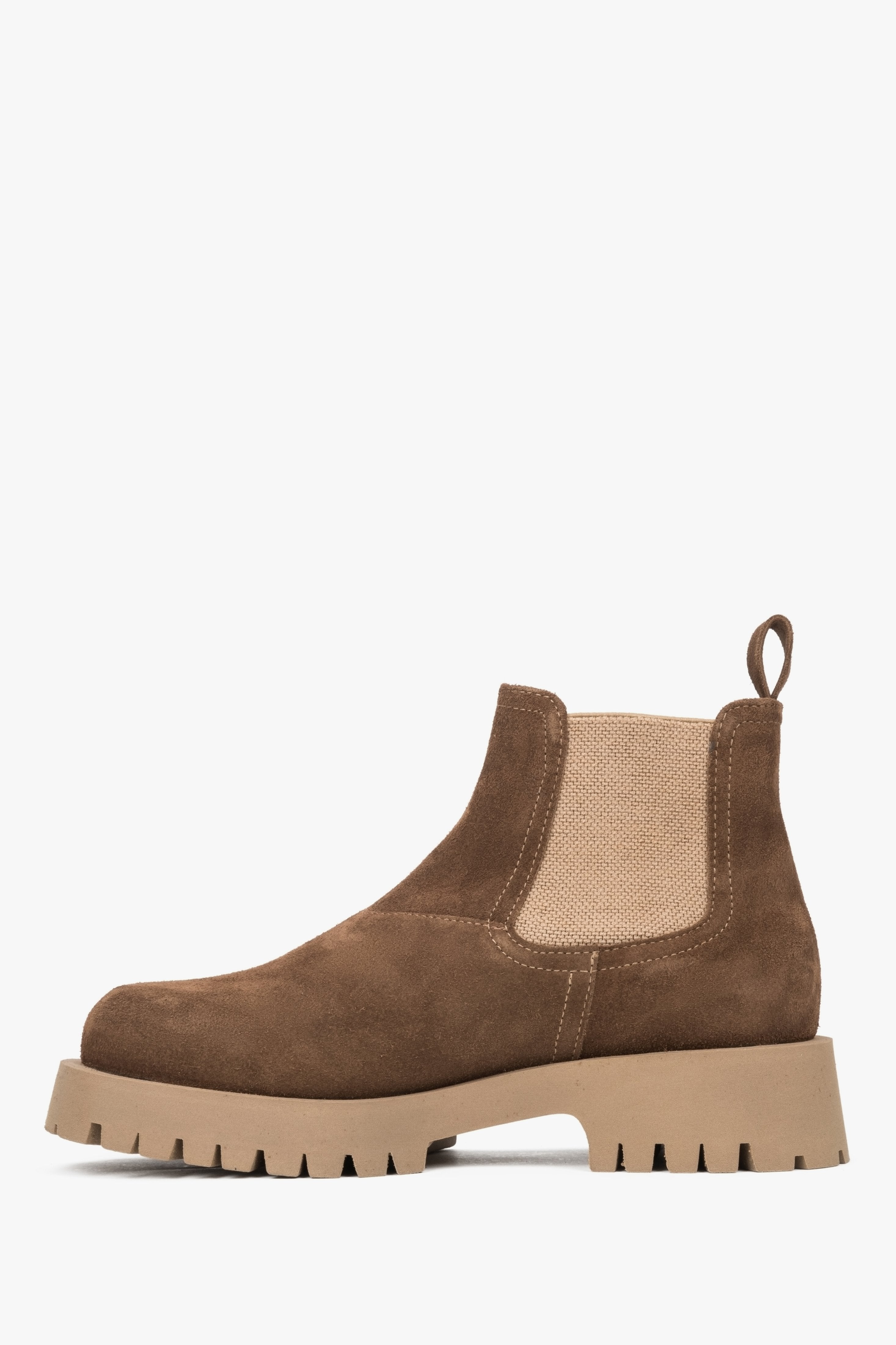 Women's velour Chelsea boots Estro in brown - side profile of the shoe.