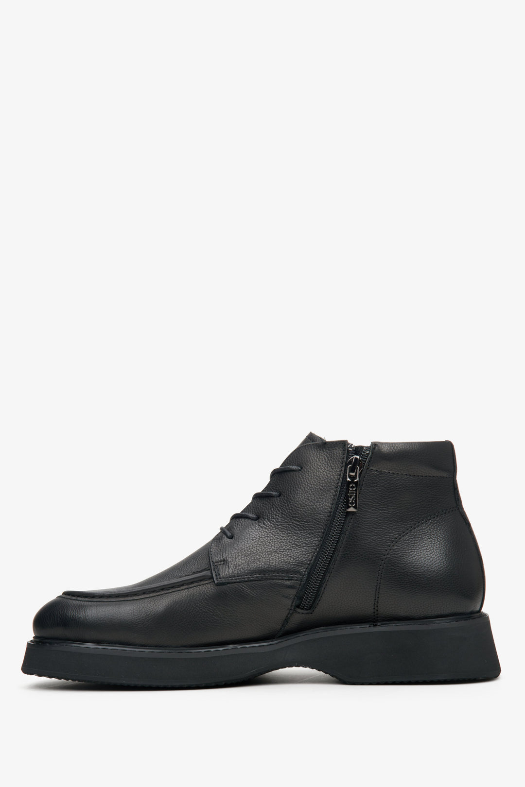Men's black Estro boots made of leather - side view.