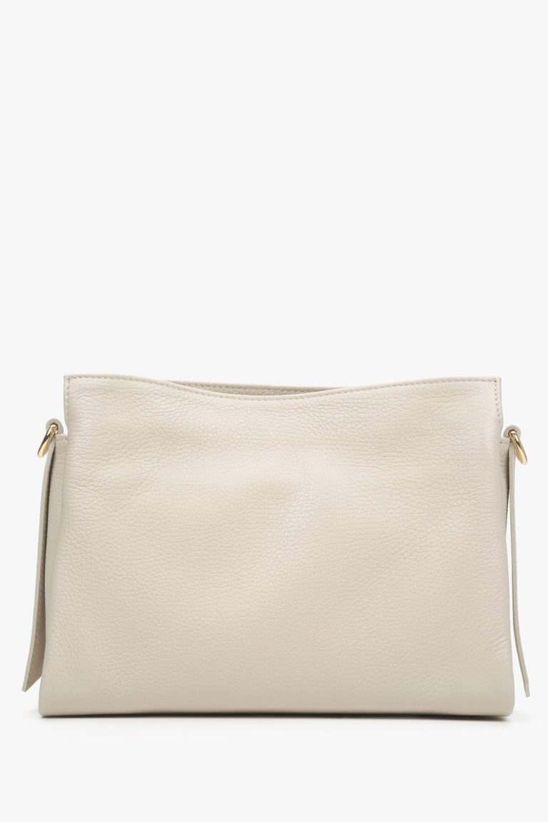 Estro women's milky-beige leather crossbody bag.