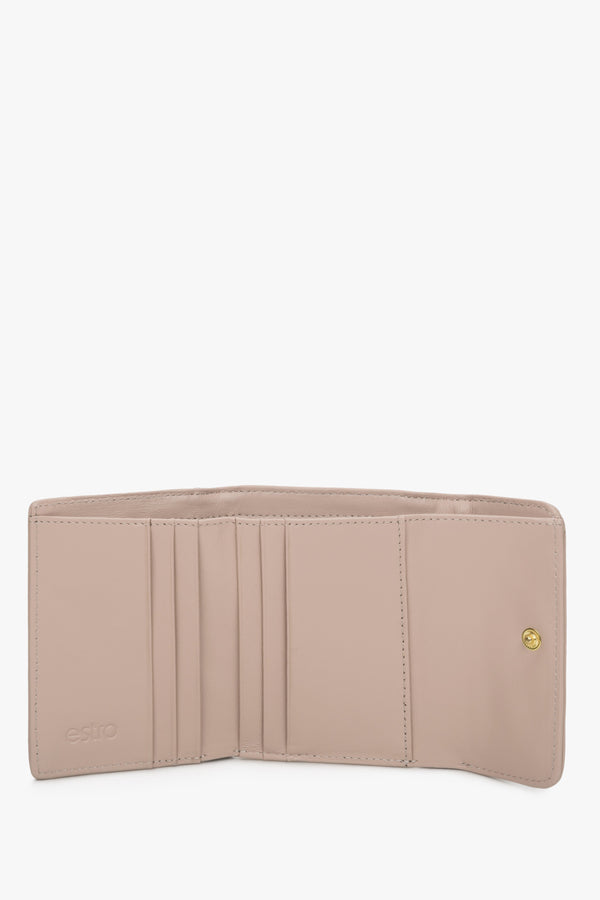 Estro women's light pink wallet - showcasing the interior design.