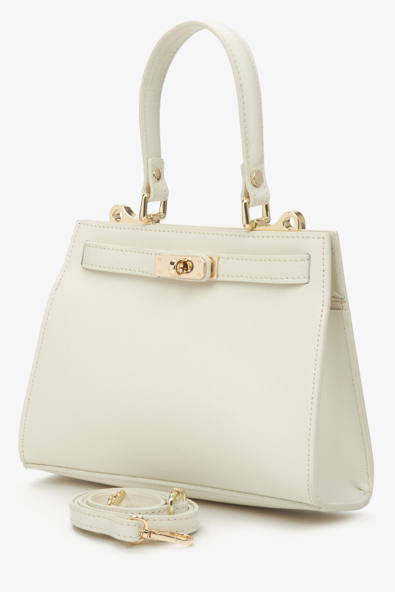 Italian satchel-style handbag made of high-quality genuine leather in beige by Estro.