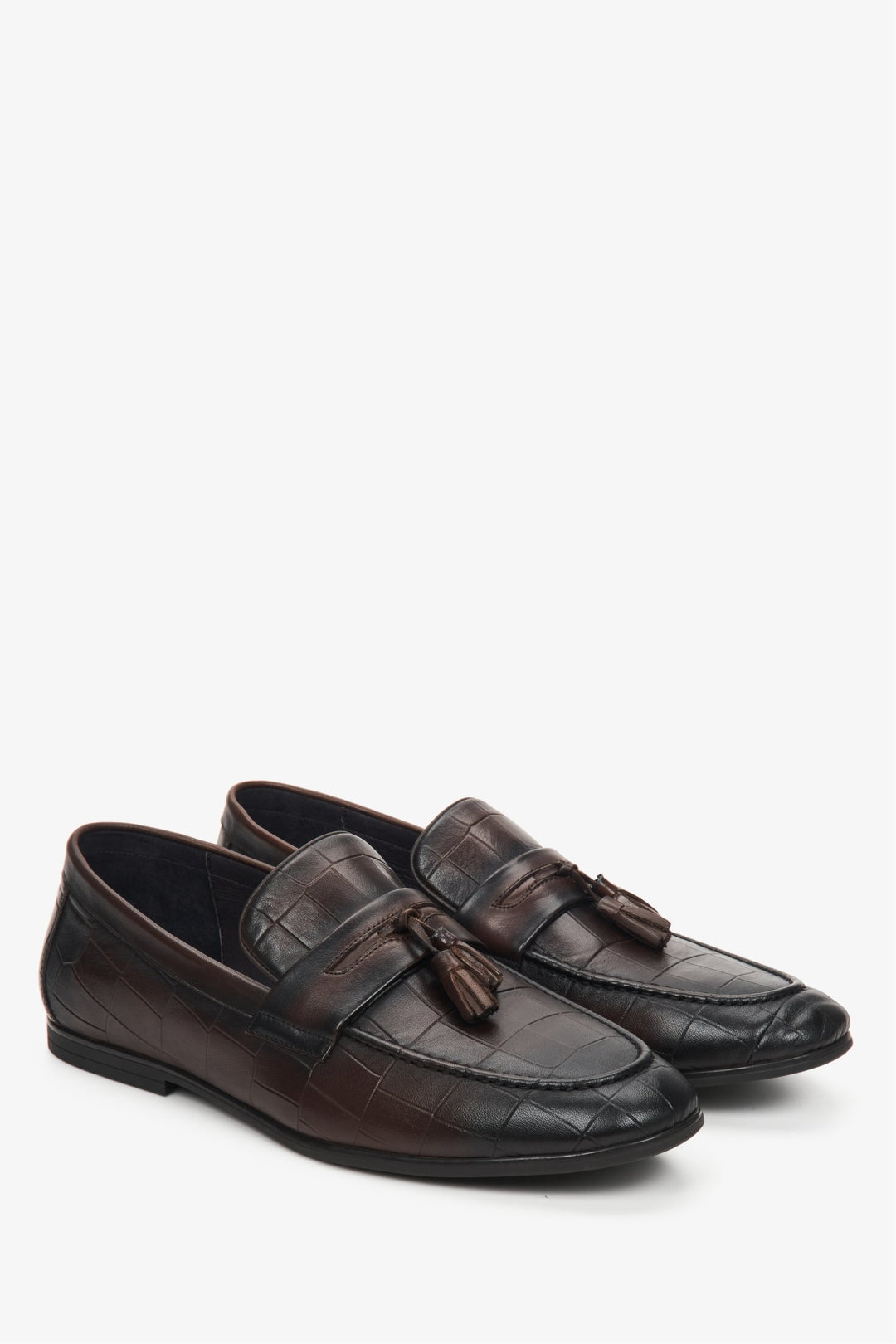 Men's dark brown slip-on loafers made of genuine leather by Estro.