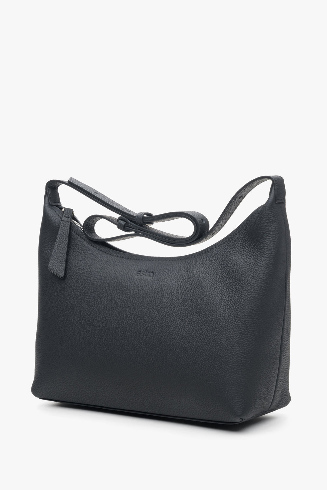 Women's black shoulder bag made of genuine leather by Estro.