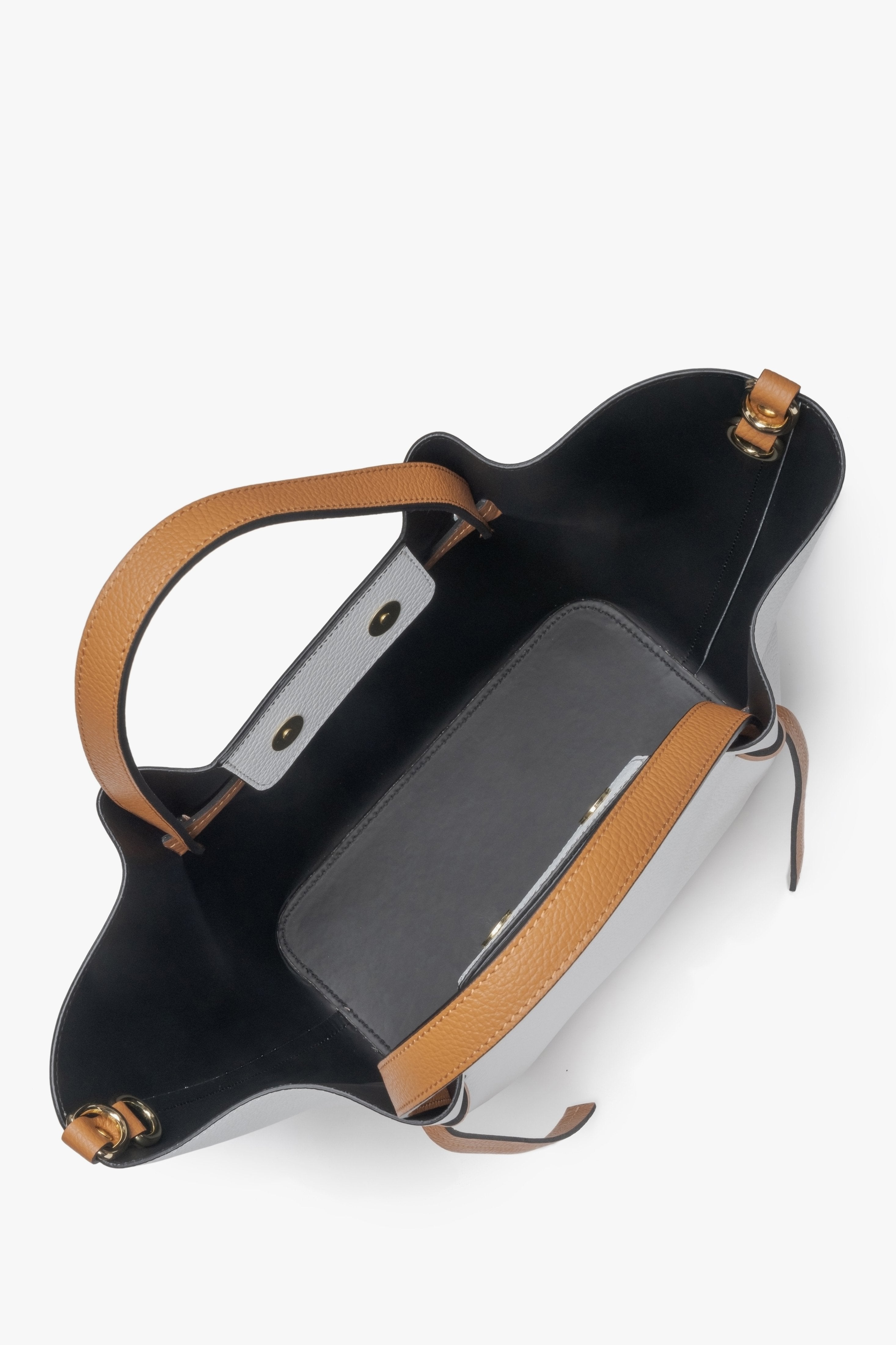 Women's boat-shaped bag in premium white genuine leather – interior presentation.