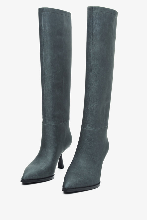 Knee-high grey women's boots by Estro with a pointed toe - close-up on the front of the boot.