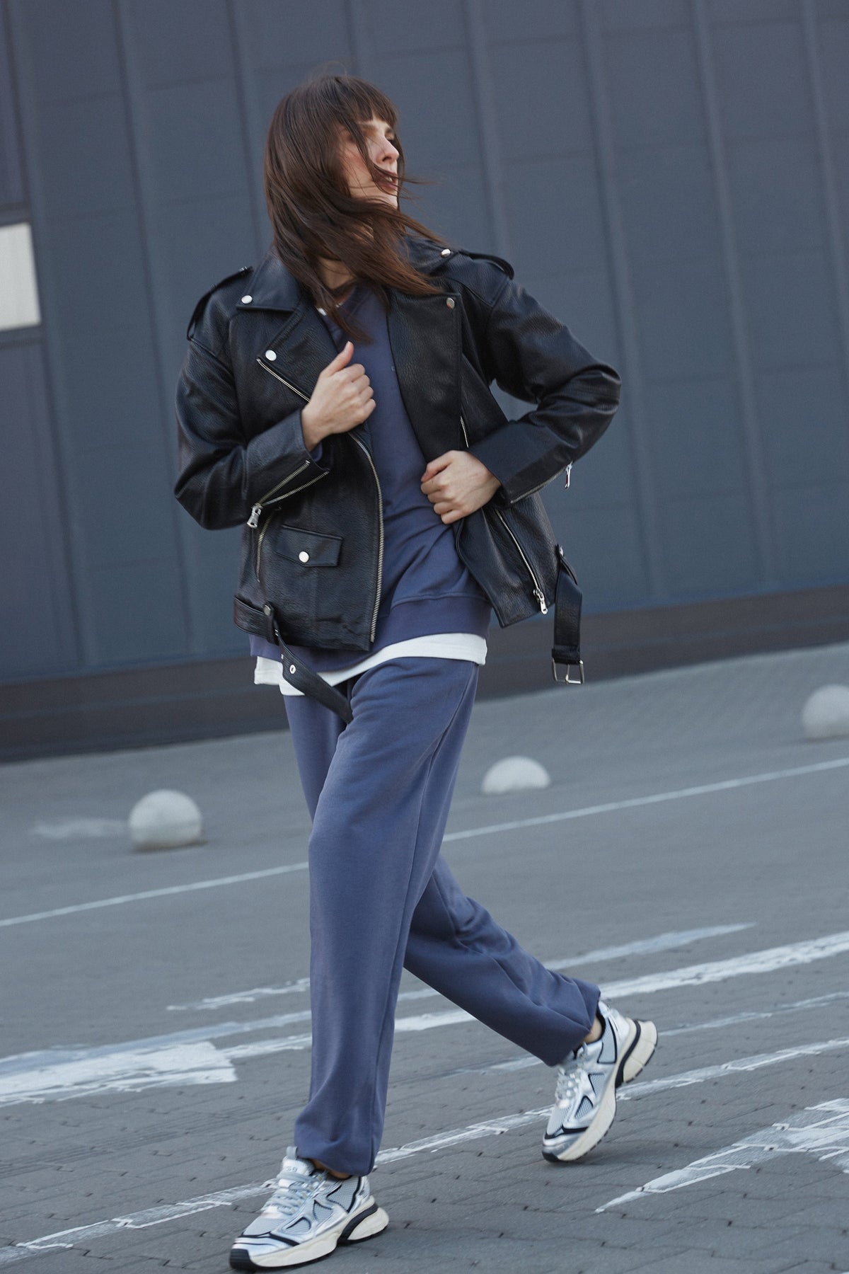 Women's Silver & Black Sneakers with a Flexible Platform ES8 ER00114598