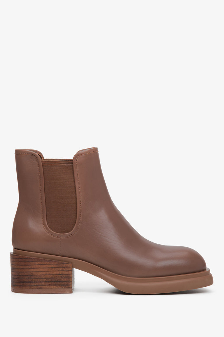 Comfy and elegant women's ankle boots.