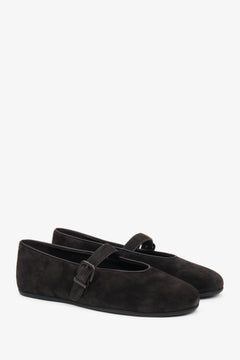 Dark brown Estro women's ballet flats, made of soft genuine velour and adorned with a subtle buckle.