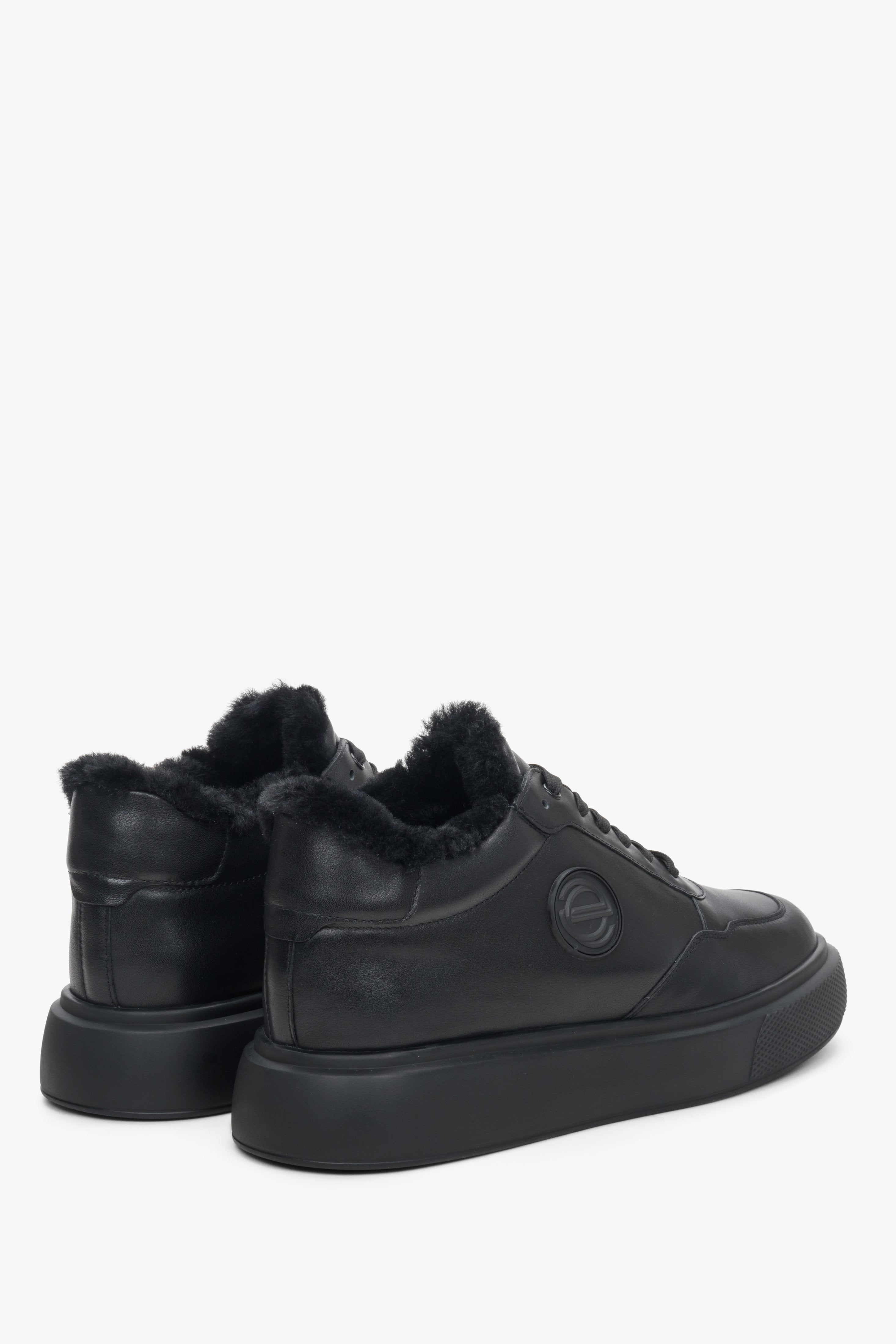 Women's black leather high-top sneakers: shoe heel.