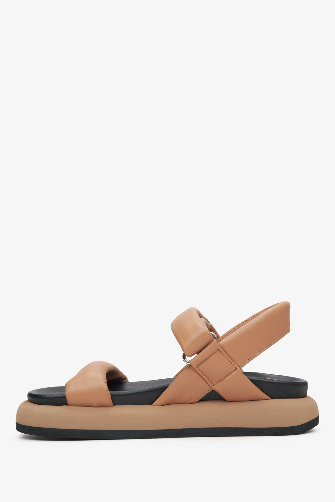 Comfortable women's brown sandals by Estro - shoe profile.