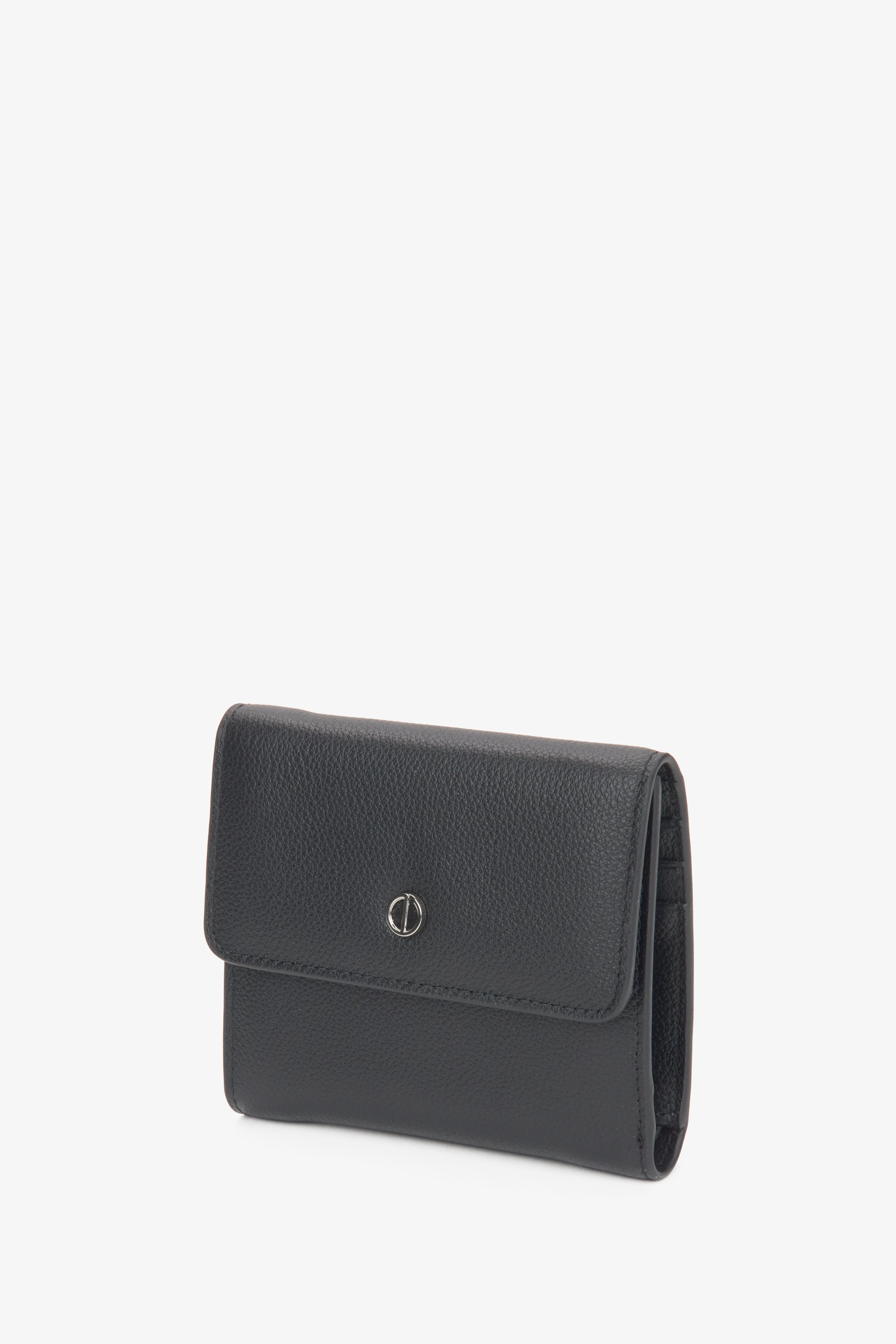 A handy black women's wallet by Estro.