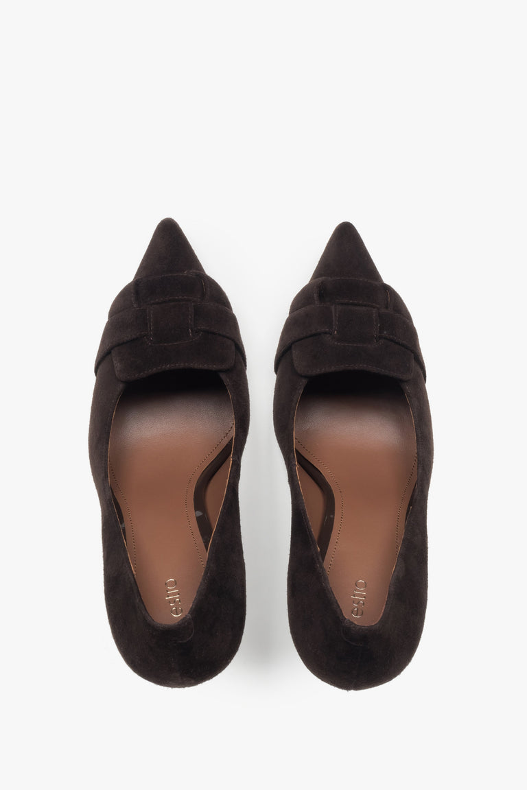 Dark brown high heels in genuine velour with decorative detail by Estro – top view.