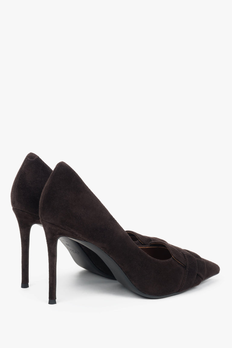 Dark brown high heels in genuine velour with decorative detail by Estro – heel view.