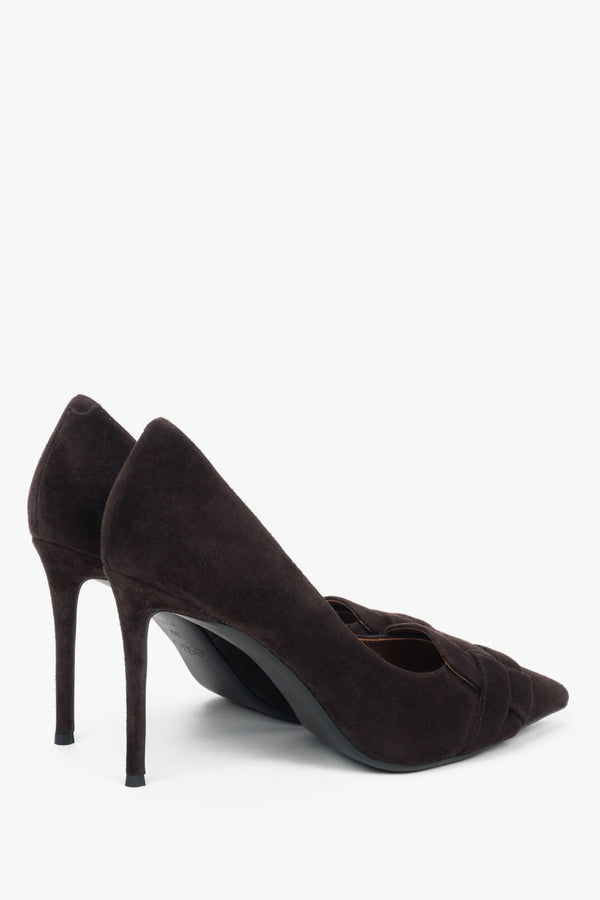 Dark brown high heels in genuine velour with decorative detail by Estro – heel view.