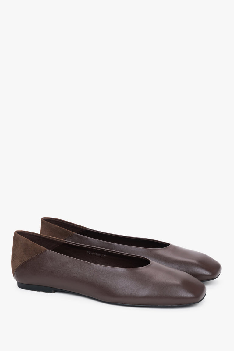 A deep dark brown shade and a modern square toe – ballet flats that define contemporary style.