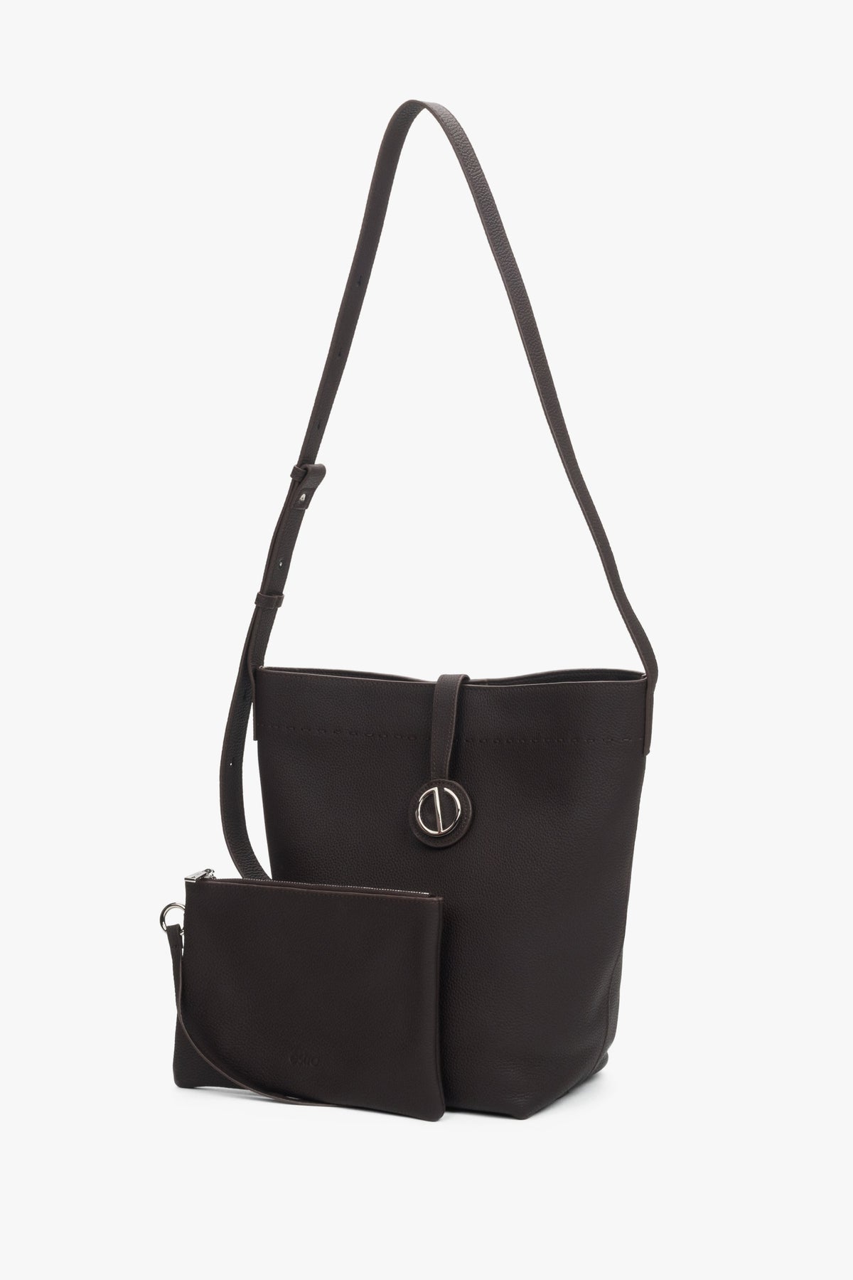 Women’s dark brown leather bucket bag with a removable cosmetic pouch.