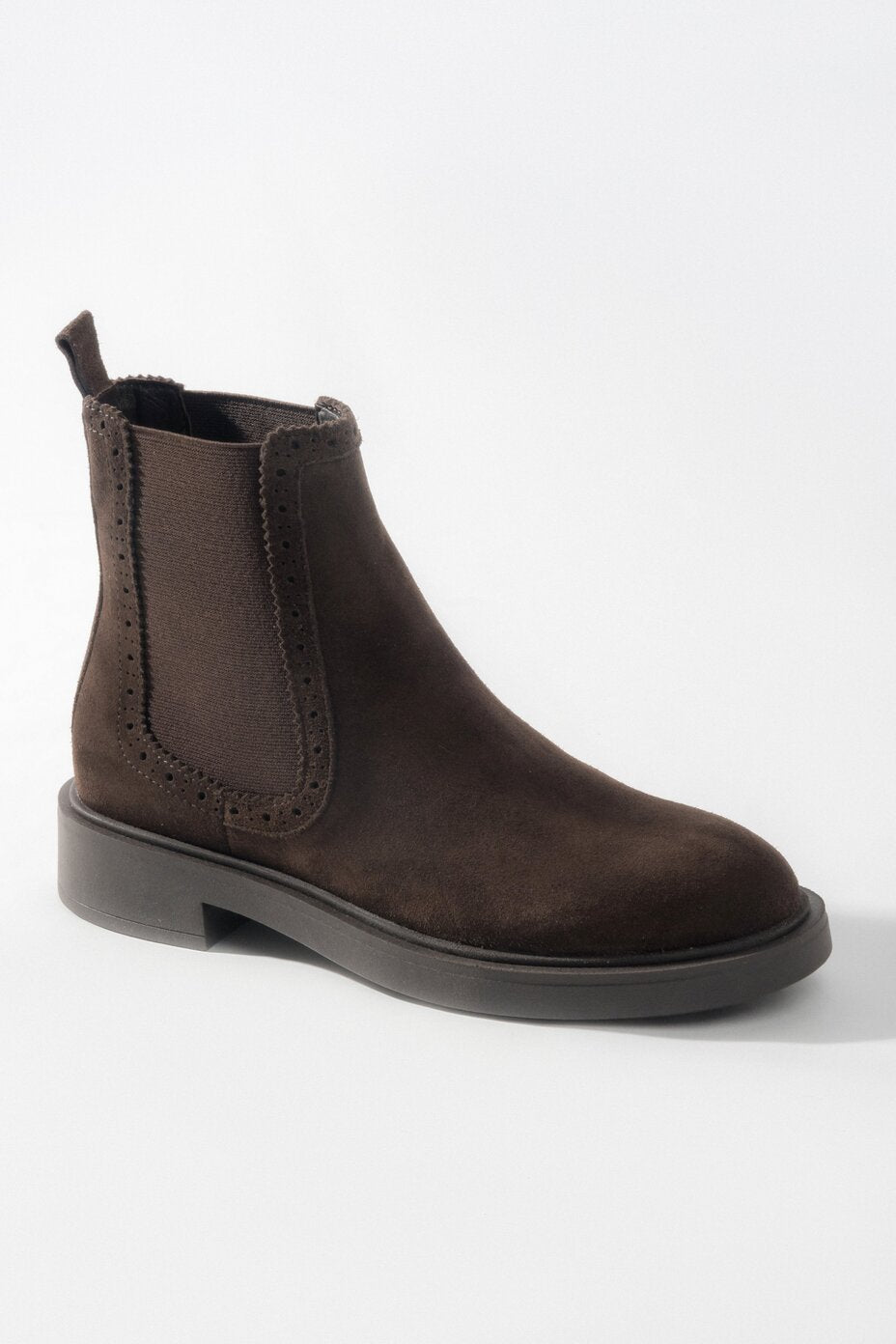 Women's Saddle Brown Chelsea Boots in Premium Italian Velour Estro ER00118126