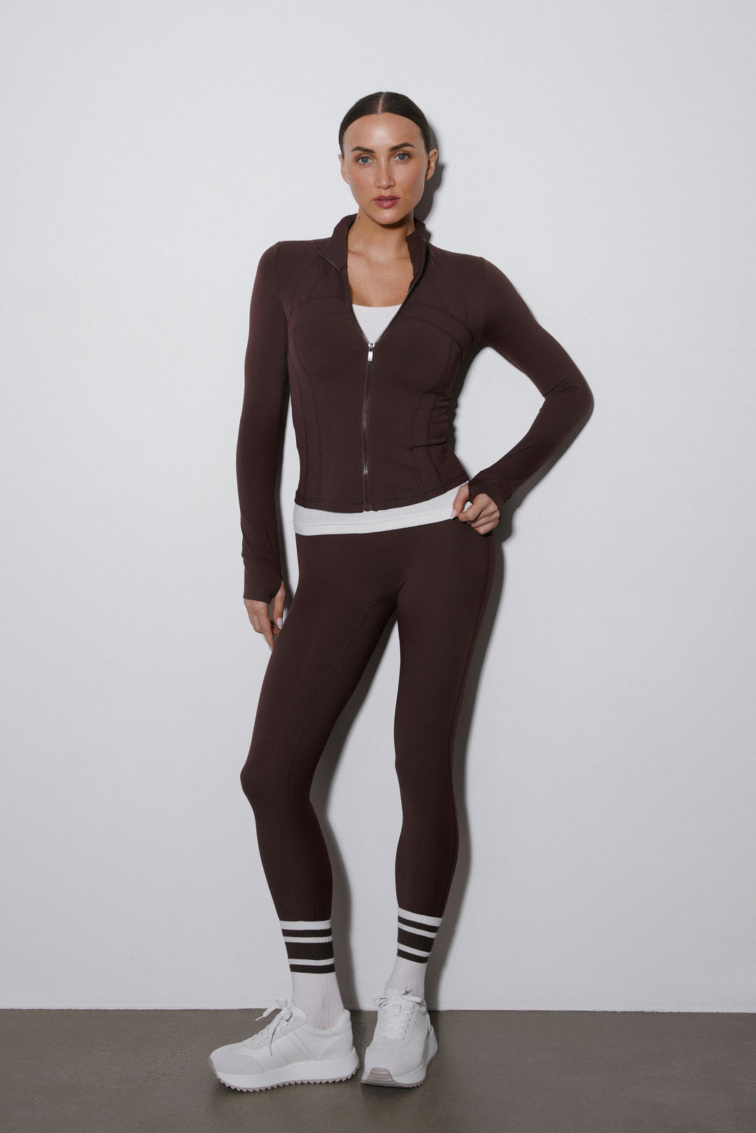 Dark Brown Tracksuit Set: Stand-Up Collar Sweatshirt & Slim Fit Joggers Estro ER00119508.