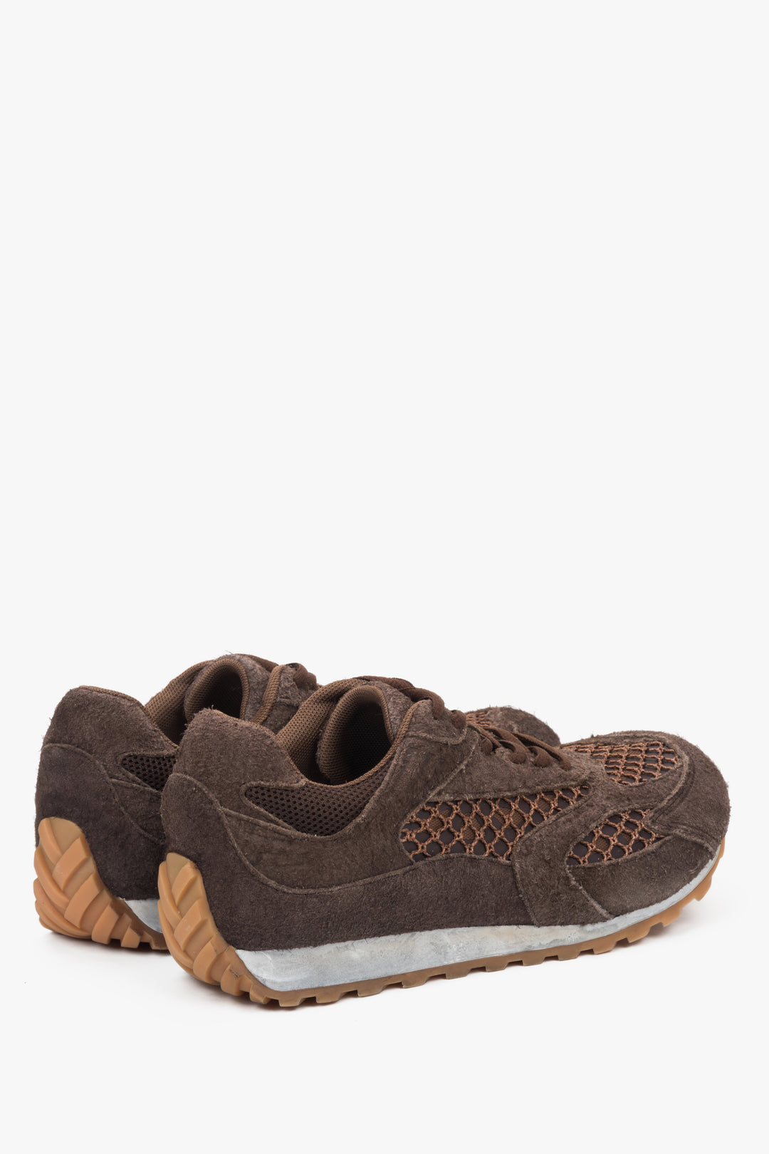 Side profile of the women's ES8 low-top sneakers, showing the dark brown velour and textile upper.