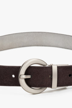 Estro dark brown velour women's belt with a round silver buckle.
