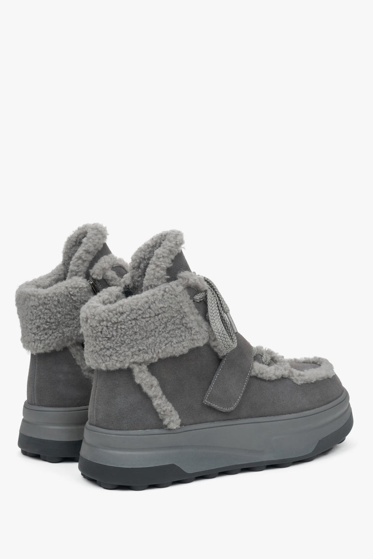 Women's Winter Dark Grey Ankle Boots in Velour with Warm Wool Lining by Estro - shoe's heel line.