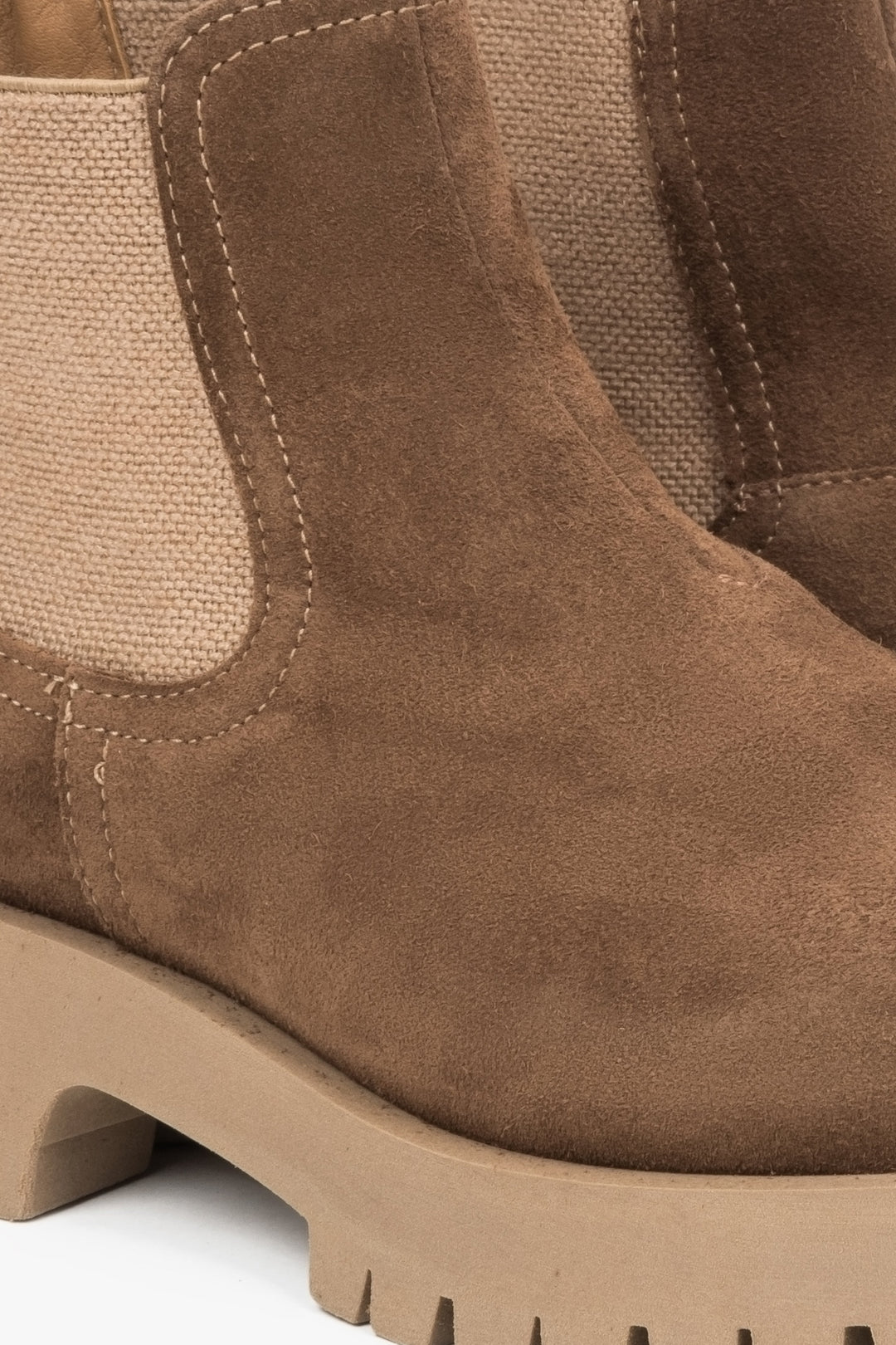 Women's brown low Chelsea boots Estro – details.