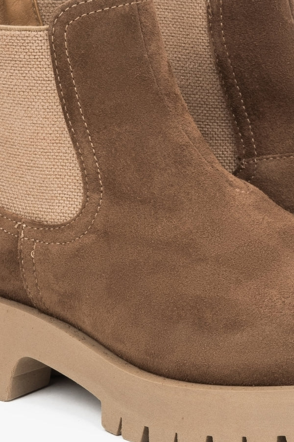 Women's brown low Chelsea boots Estro – details.