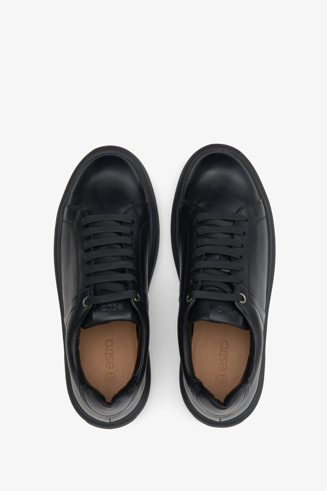 Leather, lace-up Estro men's sneakers in black - presentation of the footwear from above.