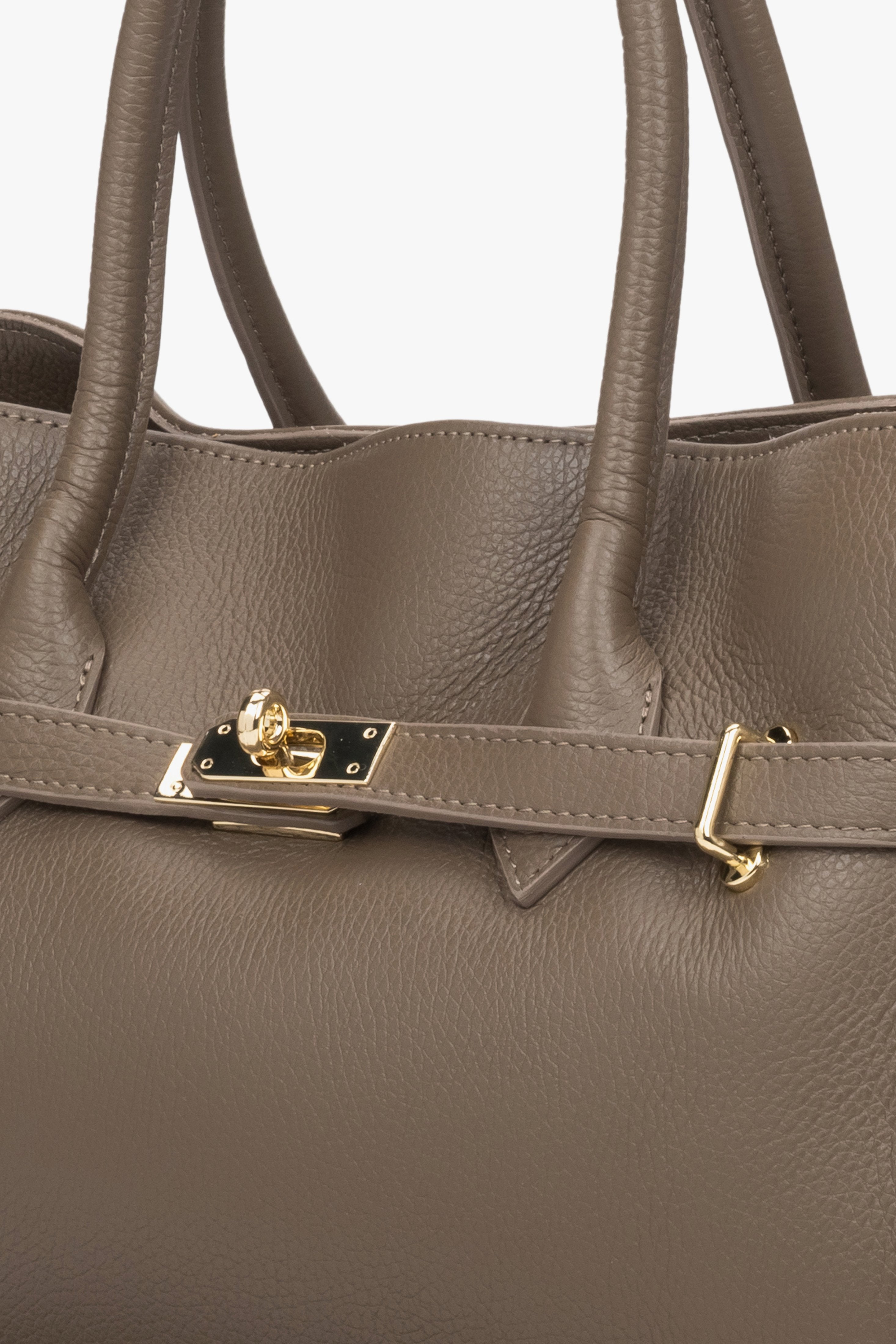 Women's brown Italian leather bag Estro - close-up of details.