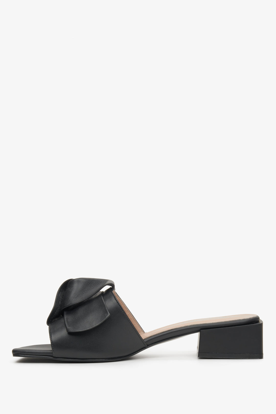 Low black leather mules by Estro - shoe profile.