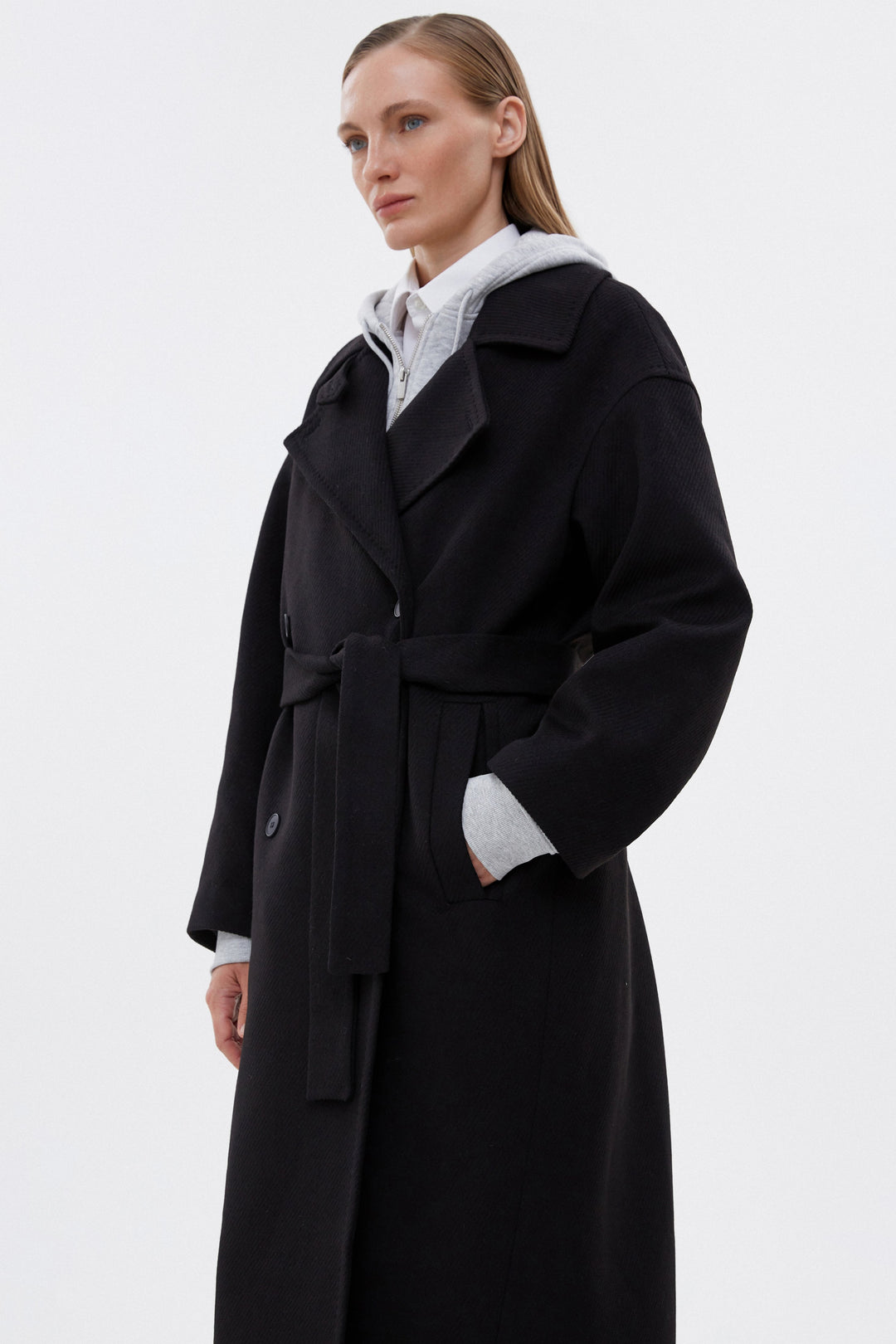 Women's black long coat Estro.