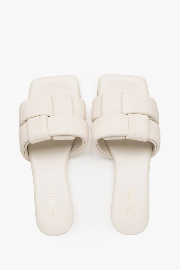 Women's light beige leather slides by Estro - top view presentation of the model.