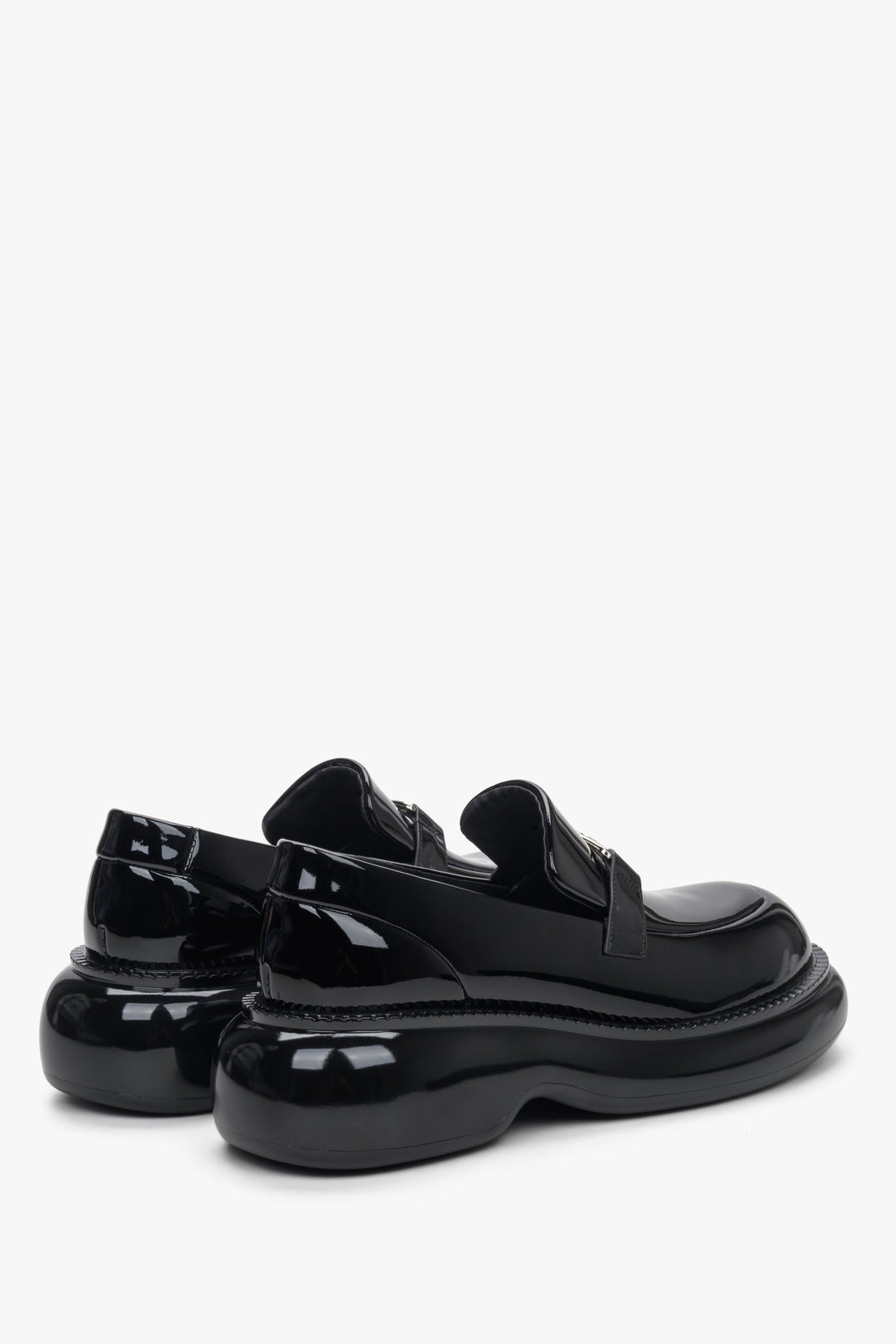 Women's black patent loafers Estro - a close-up on shoes' heel counter/