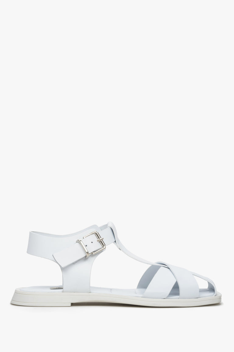 Women's White Flat Strappy Sandals Estro ER00113255