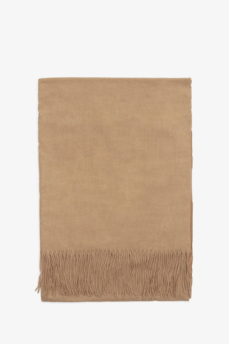 Women's beige scarf by Estro.