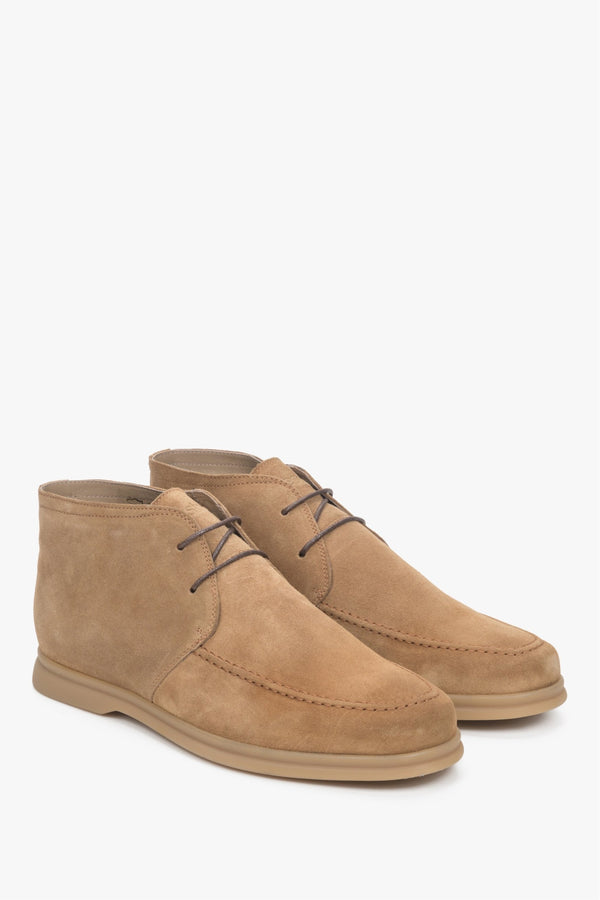 Lace-up men's beige suede shoes by Estro made of genuine suede.