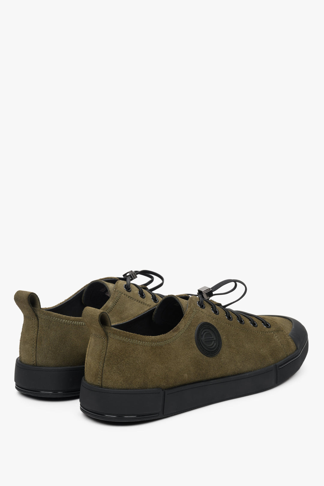 Men's Estro sneakers made of green genuine leather - presentation of the heel and side seam of the shoe.