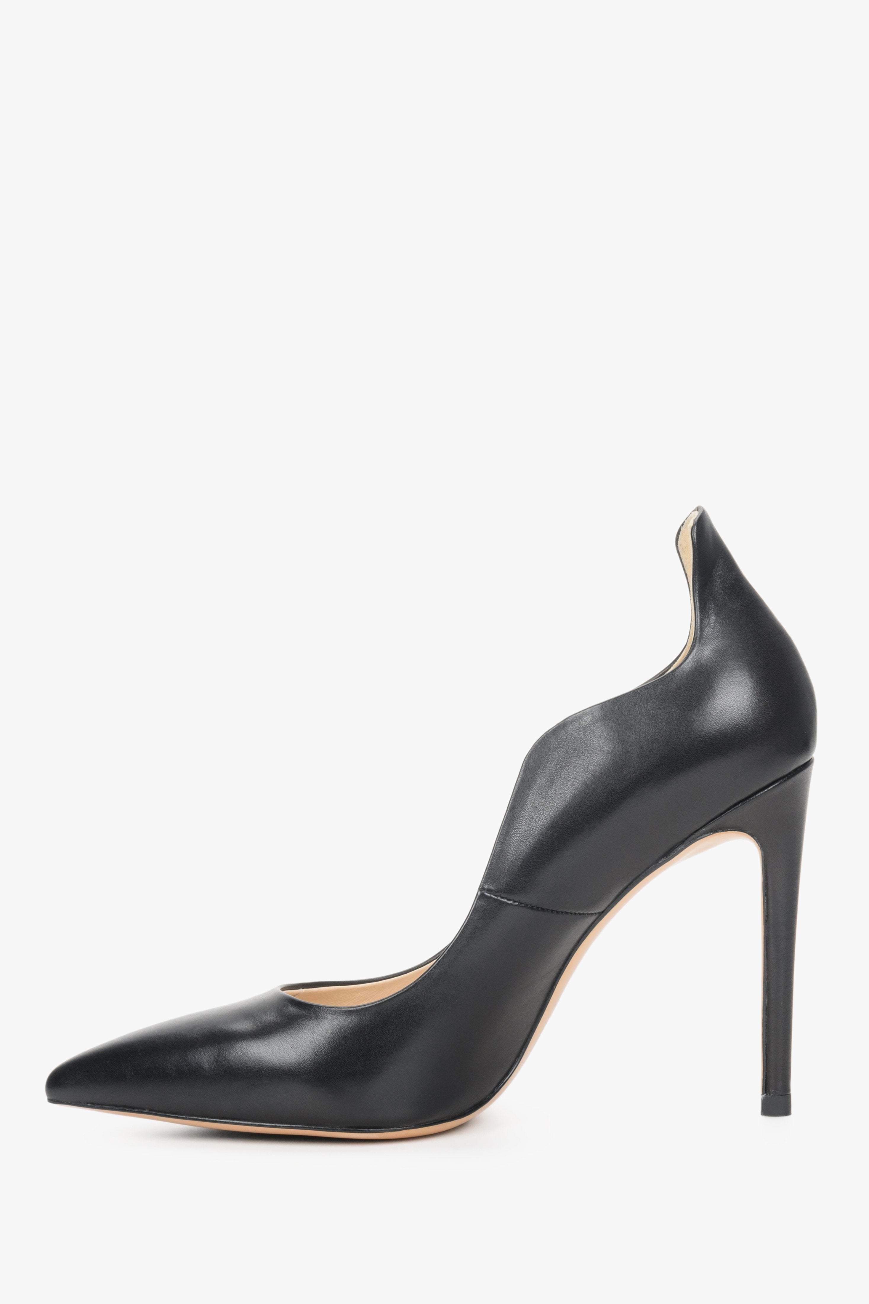 Women's high black heels made of genuine leather with a wavy edge by Estro - shoe profile.